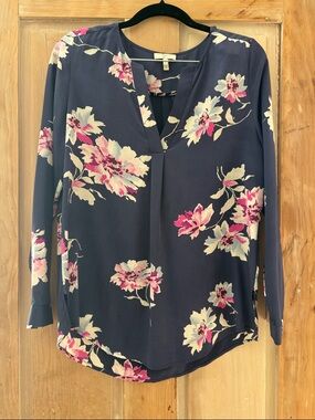Joie 100% Silk Navy Floral V-Neck Blouse with Pink Accents
